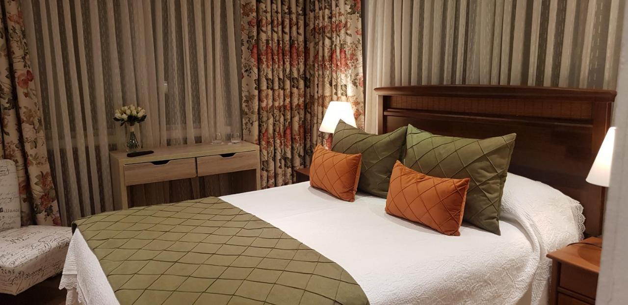 Hotel Puerta Del Lago Puerto Varas Kültér fotó