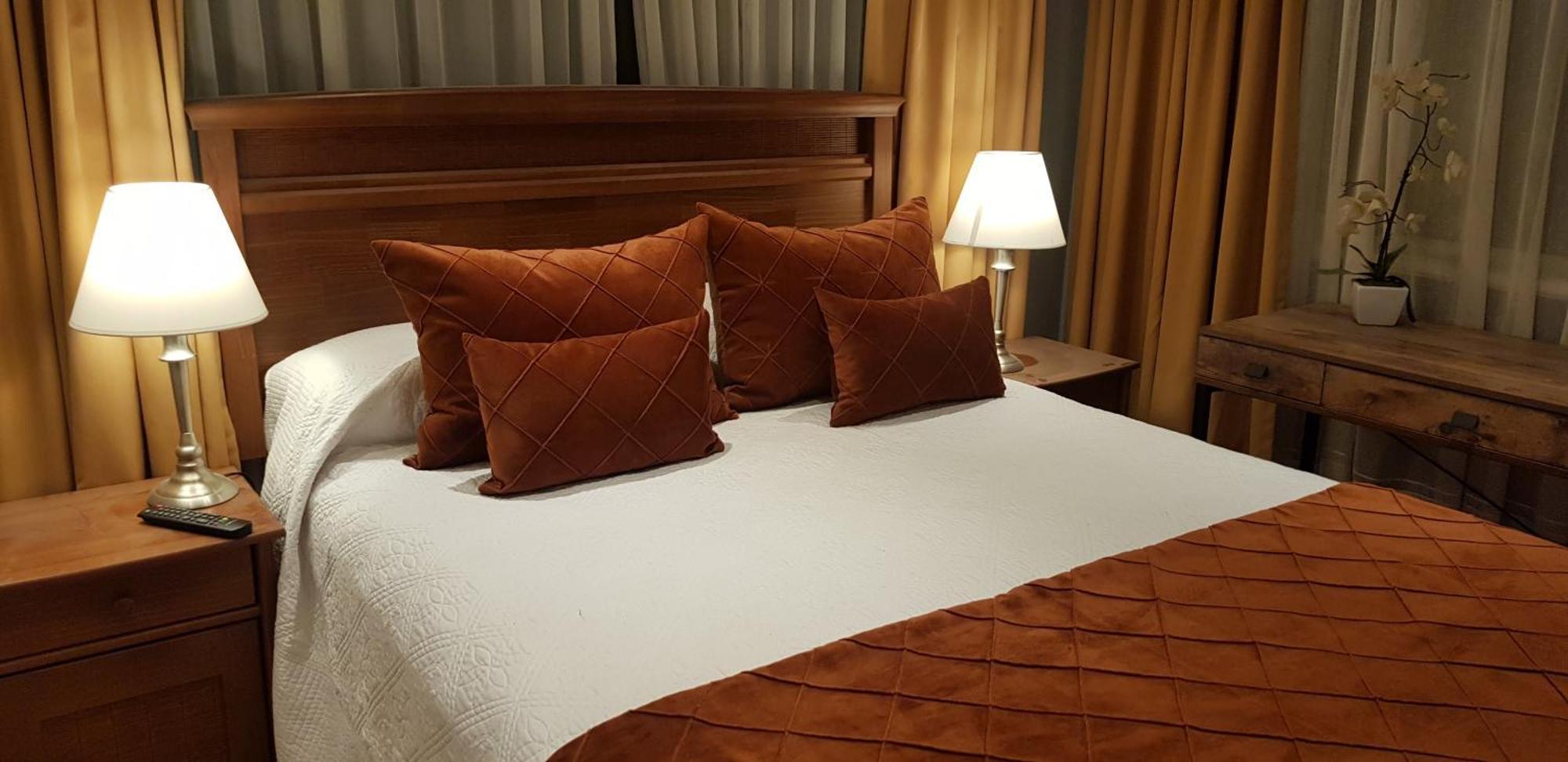 Hotel Puerta Del Lago Puerto Varas Kültér fotó