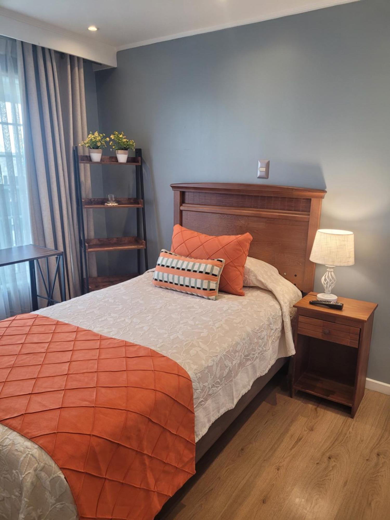 Hotel Puerta Del Lago Puerto Varas Kültér fotó