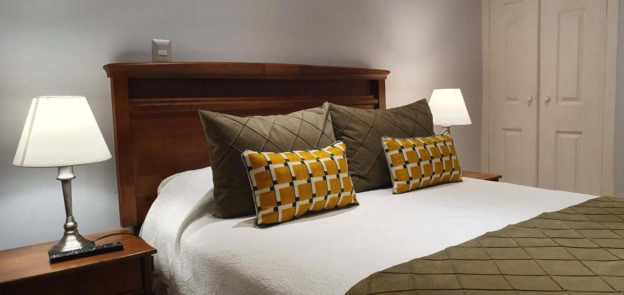 Hotel Puerta Del Lago Puerto Varas Kültér fotó