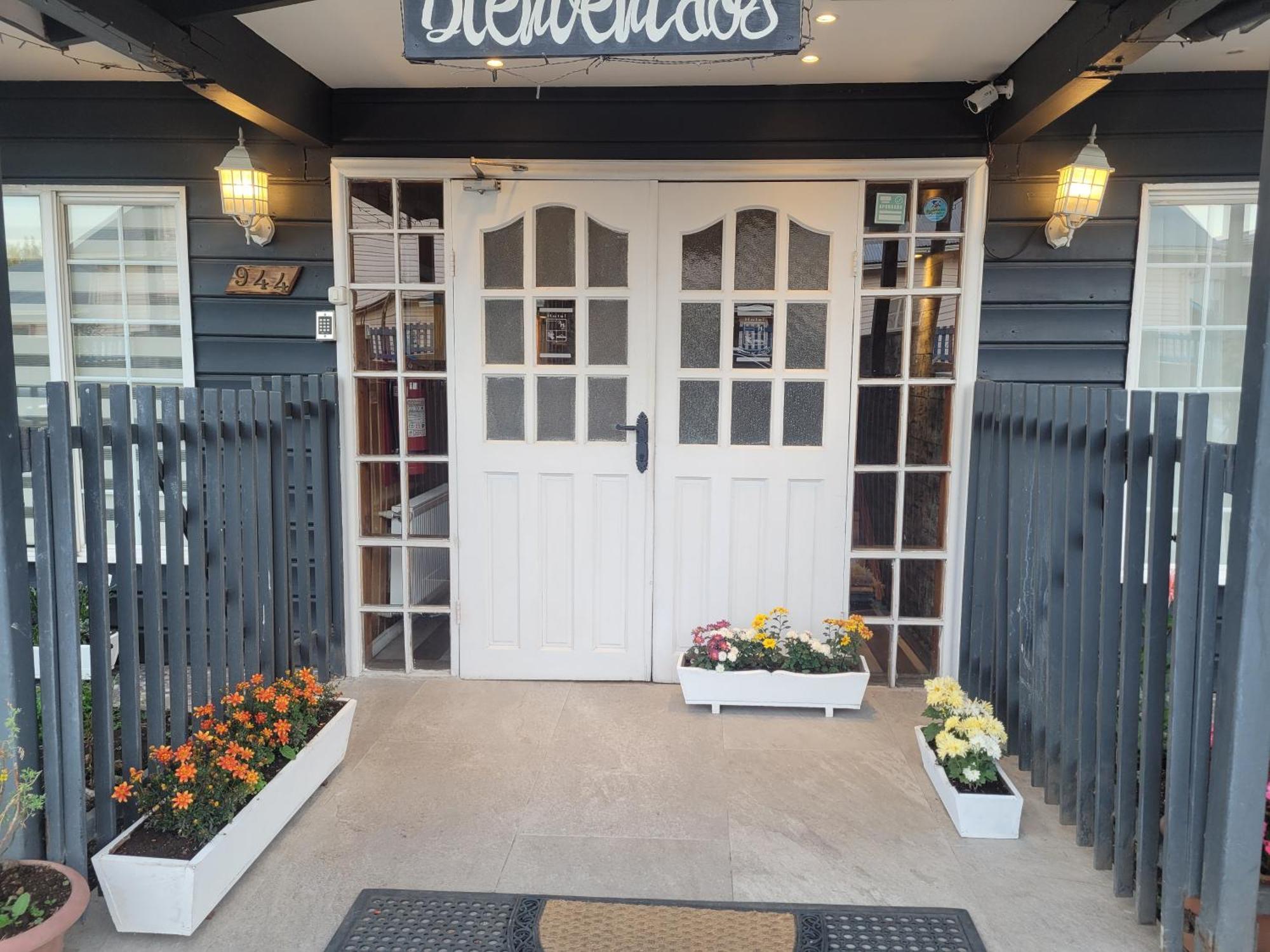 Hotel Puerta Del Lago Puerto Varas Kültér fotó