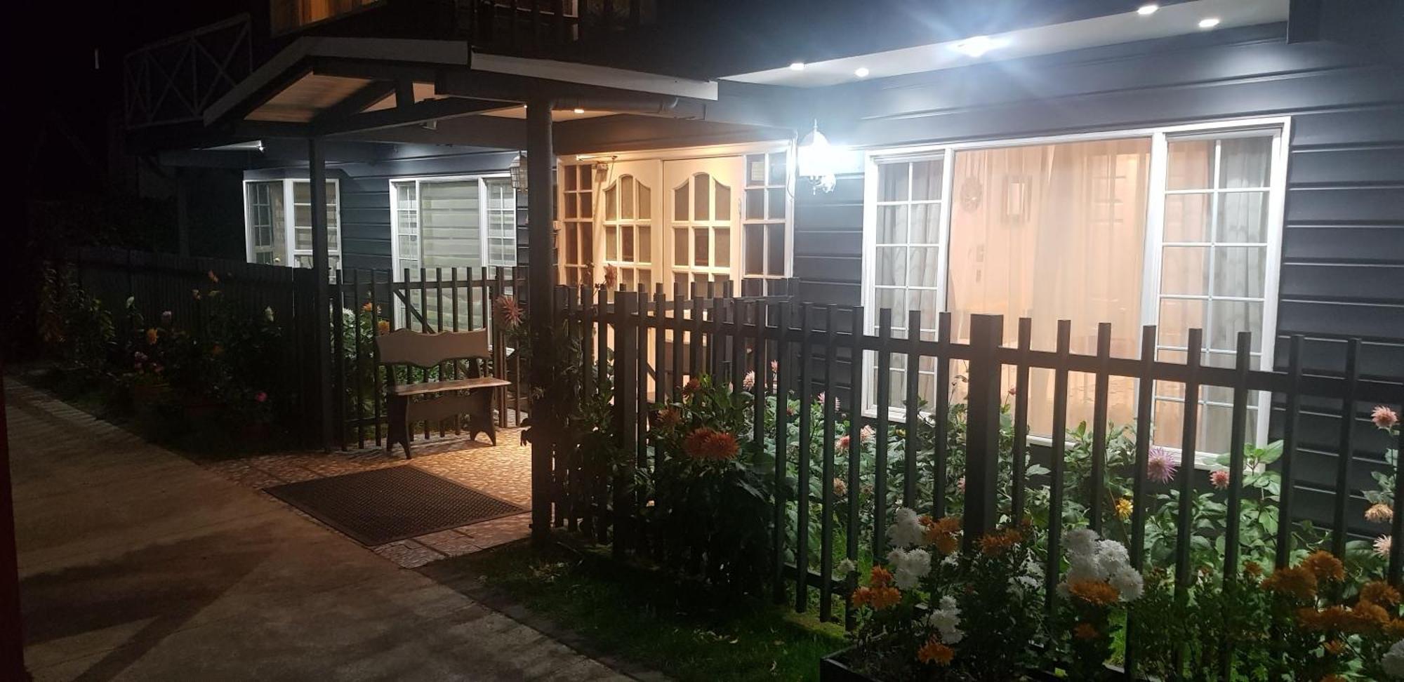 Hotel Puerta Del Lago Puerto Varas Kültér fotó