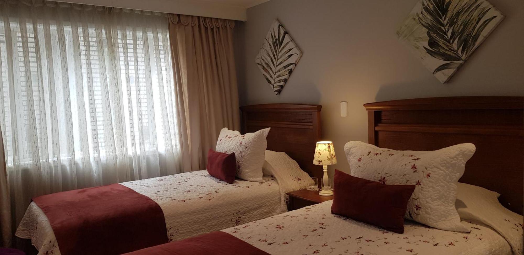 Hotel Puerta Del Lago Puerto Varas Kültér fotó
