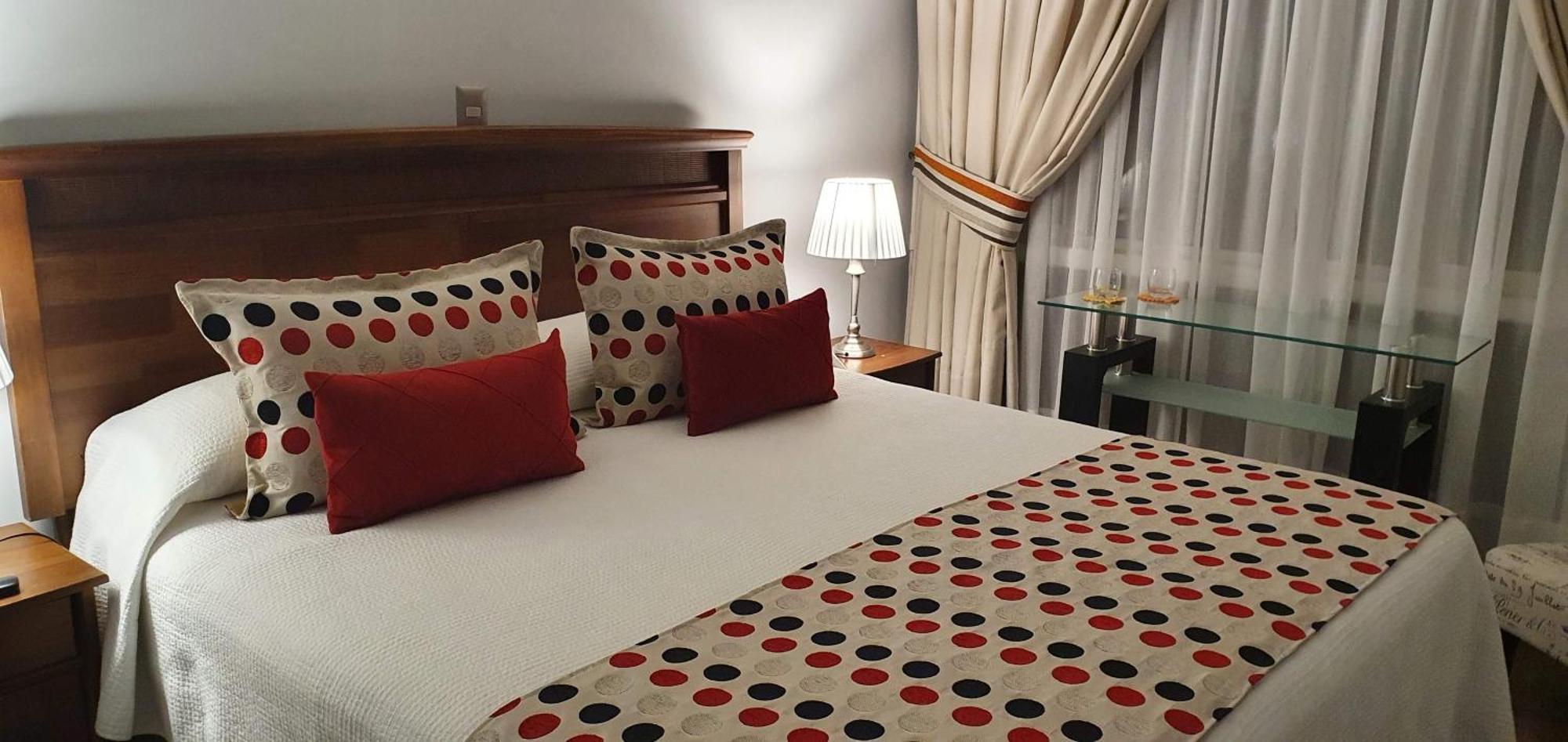 Hotel Puerta Del Lago Puerto Varas Kültér fotó