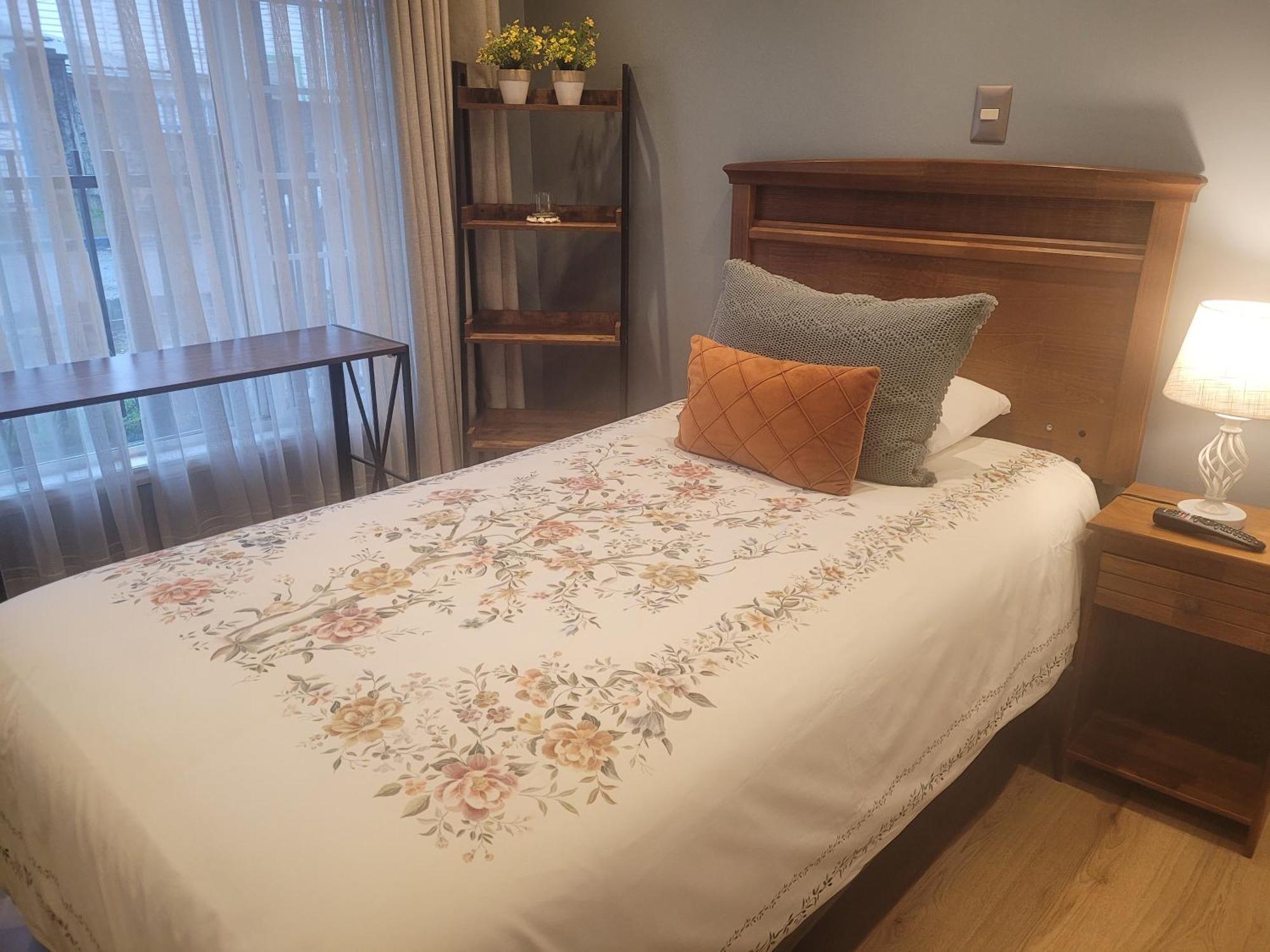 Hotel Puerta Del Lago Puerto Varas Kültér fotó