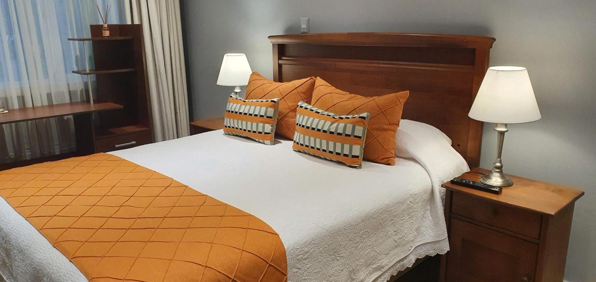 Hotel Puerta Del Lago Puerto Varas Kültér fotó