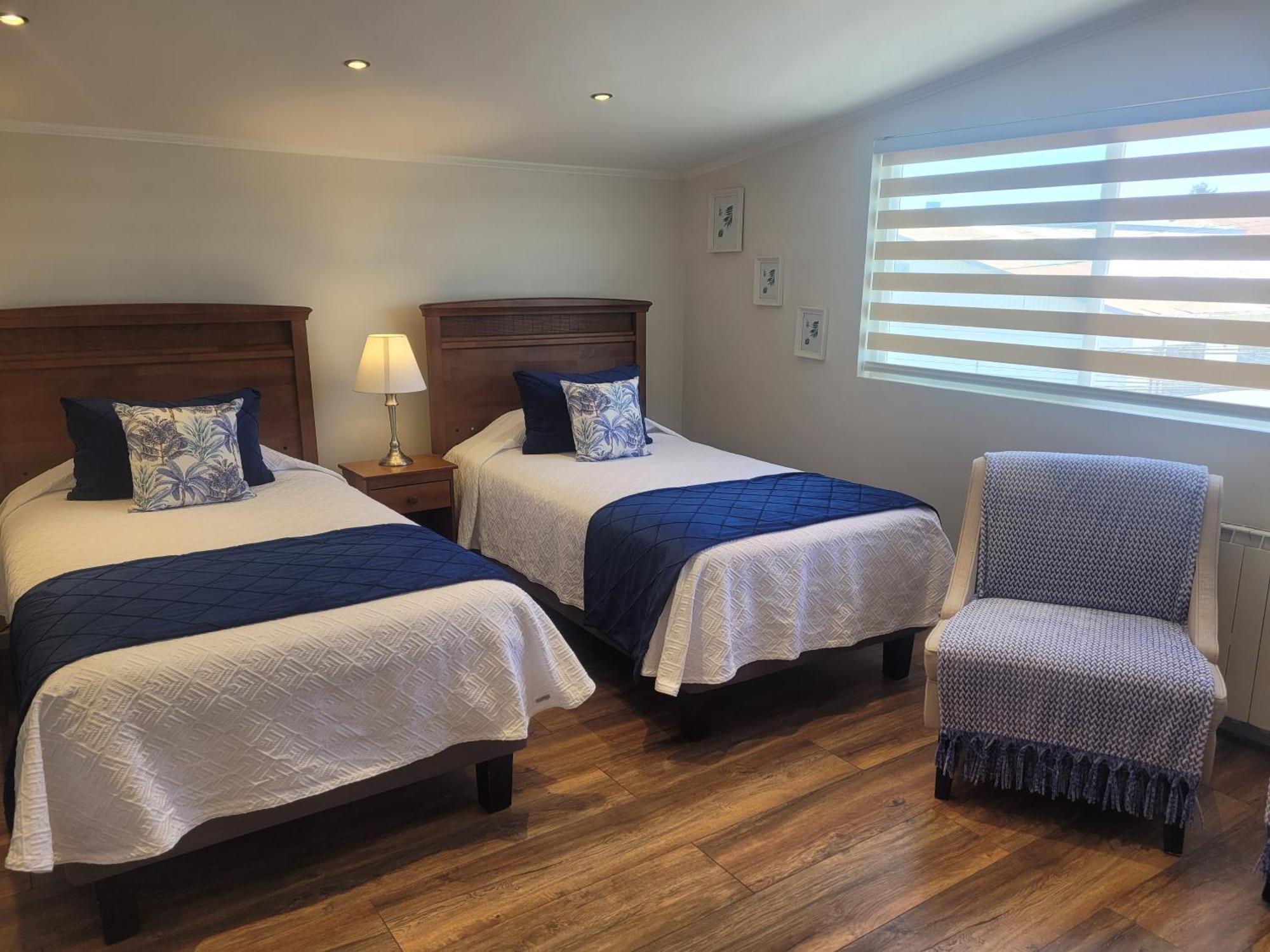 Hotel Puerta Del Lago Puerto Varas Kültér fotó